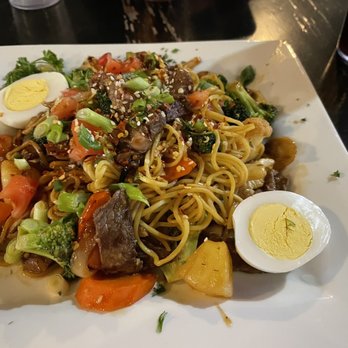 Hangar 138 - Beef Yakisoba - Brewpubs Near Me - Chelan, Washington Hangar 138 - Beef Yakisoba - Brewpubs Near Me - Chelan, Washington