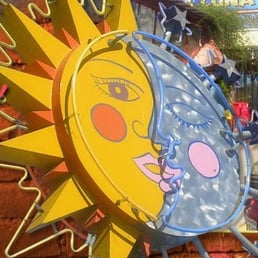 EL SOL Y LA LUNA - CLOSED - Updated April 2025 - 108 Photos & 221 ...