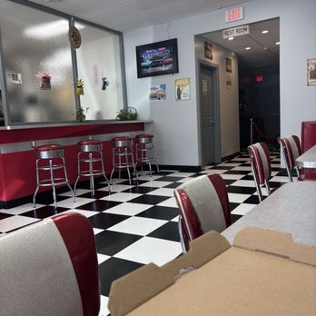 Pizza Del Aureos - Pizza Near Me - East Aurora, New York Pizza Del Aureos - Pizza Near Me - East Aurora, New York