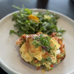 360 Brunch House - Lobster avocado benedict