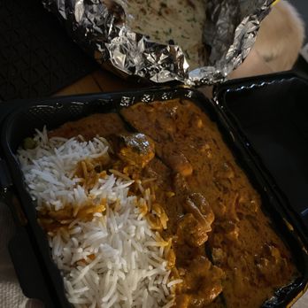 Curry Hut - Double Chicken Tikka with Garlic Naan - Indian Near Me - La Mirada, California Curry Hut - Double Chicken Tikka with Garlic Naan - Indian Near Me - La Mirada, California
