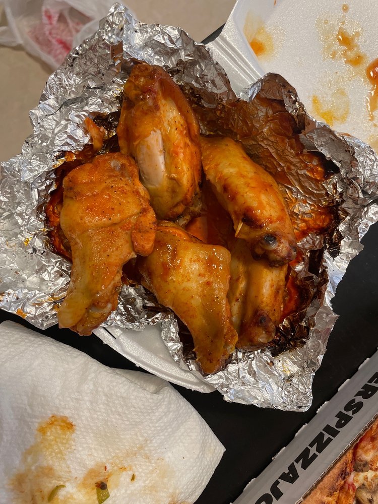 Food from Stoner’s Pizza Joint