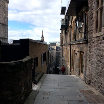 The Devil's Advocate - Stairs leading to the close - Wine Bars Near Me - Edinburgh, EDH