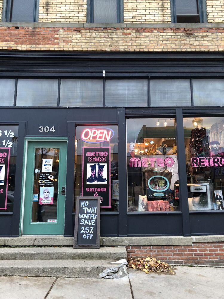 METRO RETRO 28 Photos & 14 Reviews Thrift Stores 304 E Grand