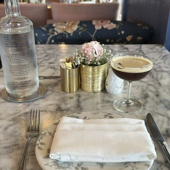 Little Hen - Tableware and cocktail - Breakfast & Brunch Near Me - Weston, Florida Little Hen - Tableware and cocktail - Breakfast & Brunch Near Me - Weston, Florida