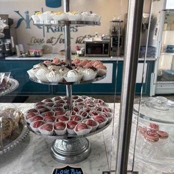 Kennedy's Kakes - Desserts Near Me - Columbus, Ohio