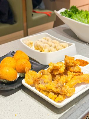 Haidilao Hot Pot Toronto Downtown by null