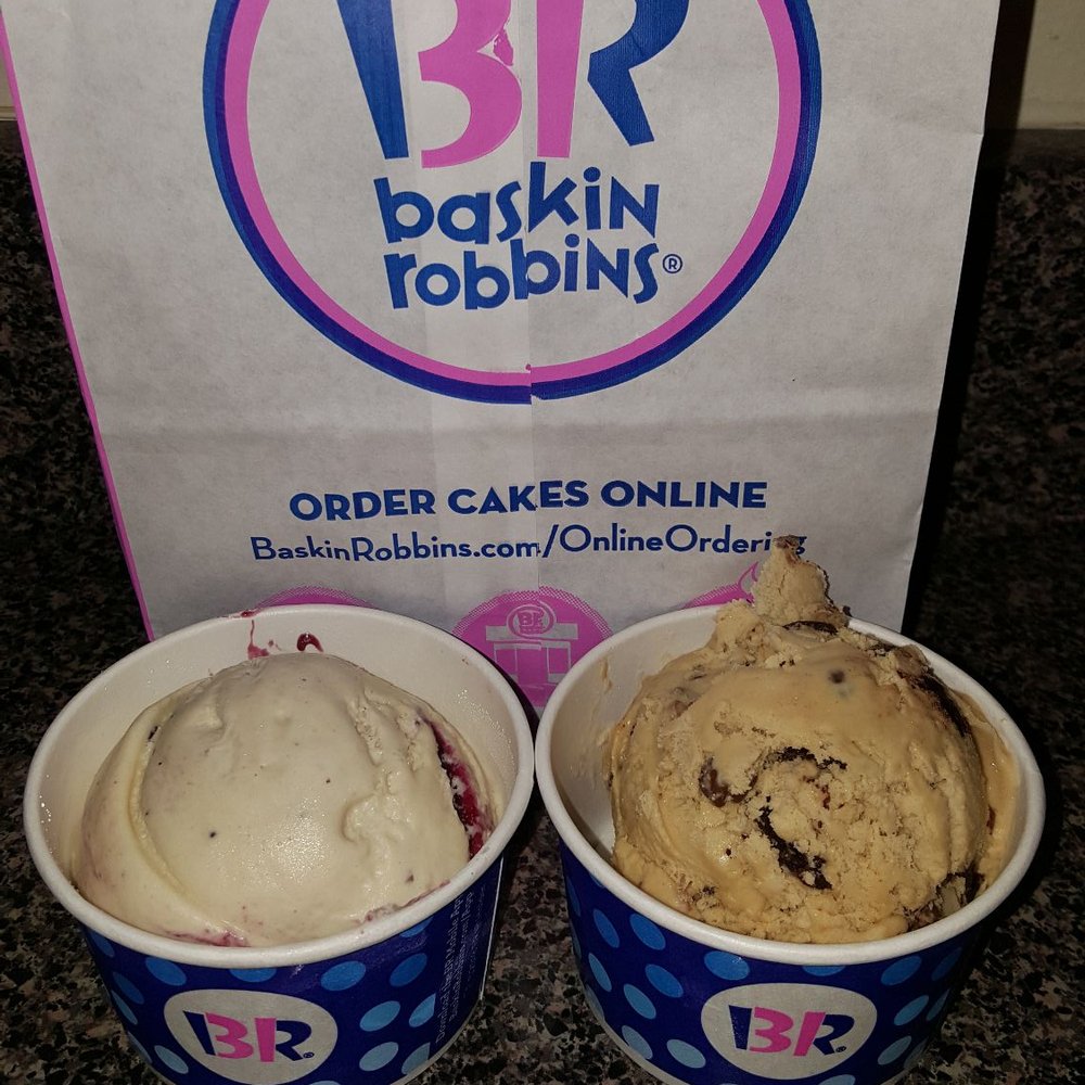 Baskin-Robbins - March 2019 FOTM - Blueberry Muffin (l) & Tax Crunch (r) (03/06/19). #Glendale @BaskinRobbins #31Flavors #IceCream #FoodPic #FoodPorn - Ice Cream & Frozen Yogurt Near Me - Glendale, California