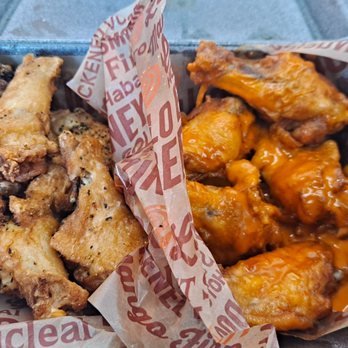 Wing Zone - 10 Wing order lemon pepper and tame Buffalo - Chicken Wings Near Me - Louisville, Kentucky