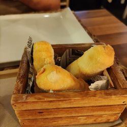 Monty's - Tequeños venezolanos con mermelada de fresas