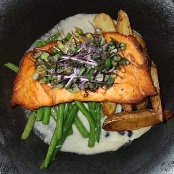 Landmark Tavern at Stone House - Salmon - American Near Me - Warren, New Jersey