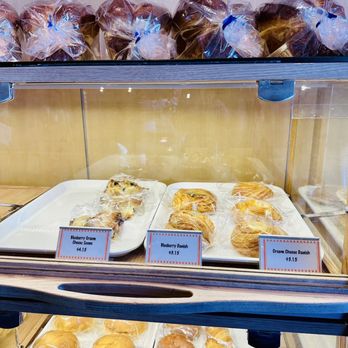 Elvin's Bakery - Blueberry scones and danish - Bakeries Near Me - Honolulu, Hawaii