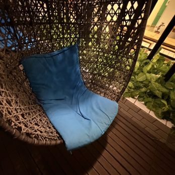 Oasis Hotel Waikiki - Dirty pool furniture made to look cute online - Hotels Near Me - Honolulu, Hawaii Oasis Hotel Waikiki - Dirty pool furniture made to look cute online - Hotels Near Me - Honolulu, Hawaii