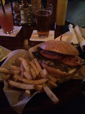 Suki's Bar & Grill by null