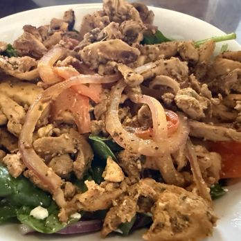 Zeeyum Kitchen - Z's Salad w/chicken - Turkish Near Me - Greensboro, North Carolina Zeeyum Kitchen - Z's Salad w/chicken - Turkish Near Me - Greensboro, North Carolina