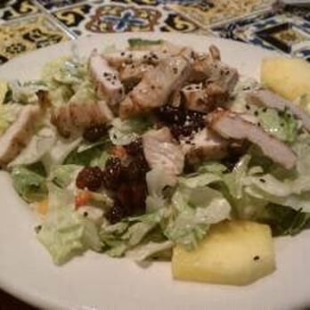 Chili's - Caribbean Salad, or as I like to call it, "Suckiness on a Plate" - American Near Me - Carson, California