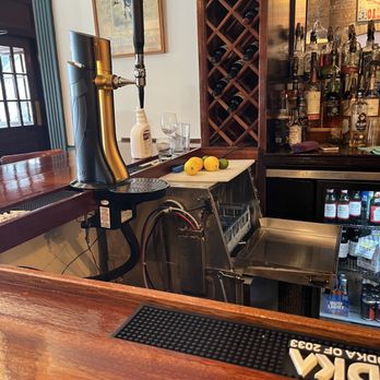 La Forge Casino Restaurant - Gross dishwasher with the limes and lemons to be prepared. - American Near Me - Newport, Rhode Island La Forge Casino Restaurant - Gross dishwasher with the limes and lemons to be prepared. - American Near Me - Newport, Rhode Island