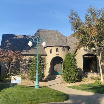 Central Cal Roofing - Certainteed Shingles Weathered Wood on a Tutor Home - Roofing Near Me - Fresno, California Central Cal Roofing - Certainteed Shingles Weathered Wood on a Tutor Home - Roofing Near Me - Fresno, California