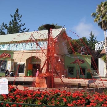 Six Flags Discovery Kingdom - Amusement Parks Near Me - Vallejo, California