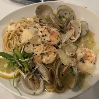 McCoy's Chophouse - Linguini with Clams and Shrimp - bad quality seafood (do not order) - Seafood Near Me - Endicott, New York
