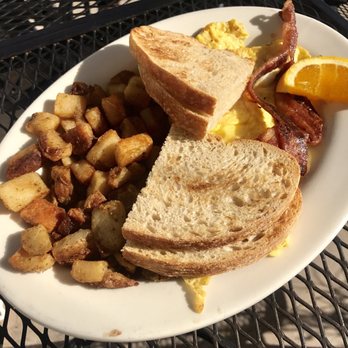Daily Harvest Cafe - Cafe Breakfast - Coffee & Tea Near Me - Danvers, Massachusetts