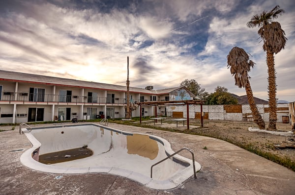 Photo of Arne's Royal Hawaiian Motel - Baker, CA, US. Desert creeping - http://bit.ly/1CHQrJa