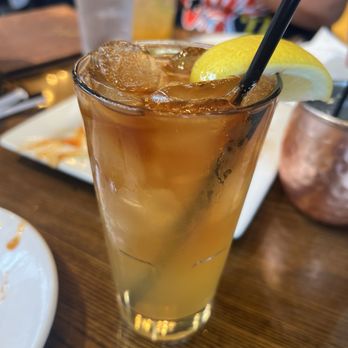 The District Tap Downtown - Bulleit Peach bourbon Cocktail - American Near Me - Indianapolis, Indiana The District Tap Downtown - Bulleit Peach bourbon Cocktail - American Near Me - Indianapolis, Indiana