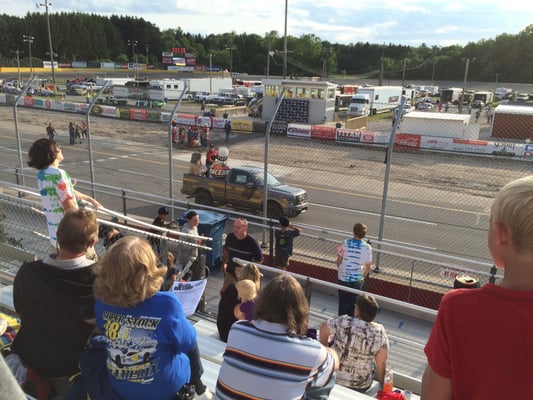 Berlin Raceway and Entertainment Complex by null