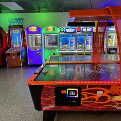 Skates Rollertainment - Game room with redemption prizes