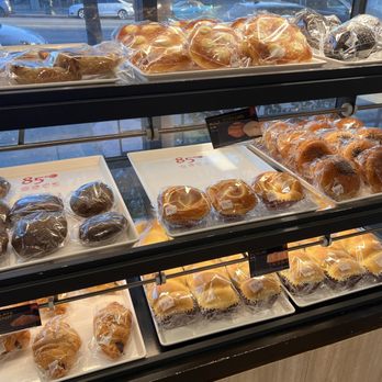85°C Bakery Cafe-Koreatown - Bakeries Near Me - Los Angeles, California 85°C Bakery Cafe-Koreatown - Bakeries Near Me - Los Angeles, California