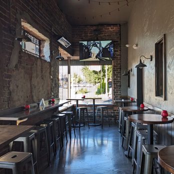 The High Low Bar - Patio - Bars Near Me - Los Angeles, California