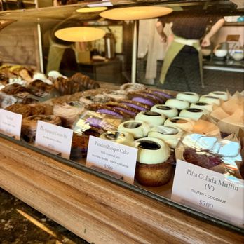 Del Sur Bakery & Cafe - Display - Filipino Near Me - Chicago, Illinois