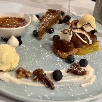 L'Échaudé - Dessert assortment - French Near Me - Quebec City, Quebec