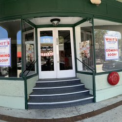 Whit’s Downtown Melbourne - Front of store