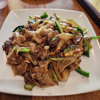 Nine & Nine Thai Kitchen - Pad See Ew with Beef. - Thai Near Me - Pasadena, California Nine & Nine Thai Kitchen - Pad See Ew with Beef. - Thai Near Me - Pasadena, California