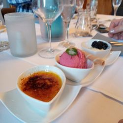 Heerwiese - Dreierlei Nachtisch, Kirschsorbet und Creme Brulee