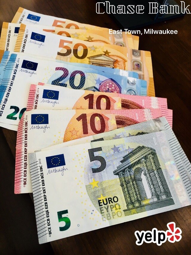 CHASE BANK Updated September 2024 17 Reviews 111 E Wisconsin Ave