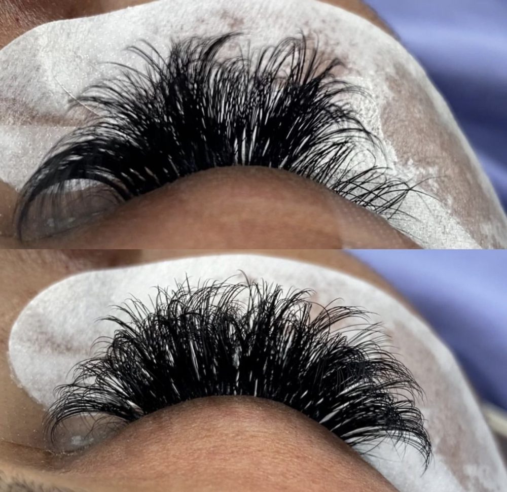Lashed by Zhia Logo
