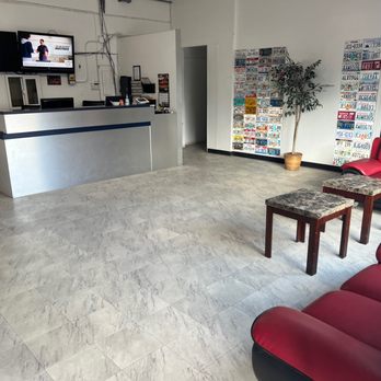 Auto Recon Collision Center - Body Shops Near Me - Lynnwood, Washington