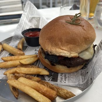The Tryst - Burger - Hotels Near Me - San Juan, Puerto Rico