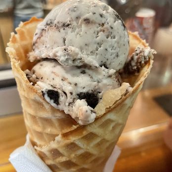 Salt & Straw - Coffee & Love Nuts (close-up) - Ice Cream & Frozen Yogurt Near Me - Burlingame, California Salt & Straw - Coffee & Love Nuts (close-up) - Ice Cream & Frozen Yogurt Near Me - Burlingame, California