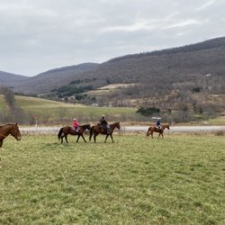 Broken Spoke Stables - Heading to the trails