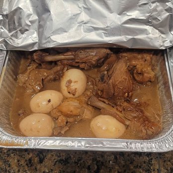Max's Restaurant - Seattle - Chicken adobo - Filipino Near Me - Tukwila, Washington