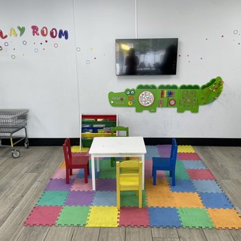 Laundromart - Playroom - Laundromat Near Me - Tampa, Florida Laundromart - Playroom - Laundromat Near Me - Tampa, Florida