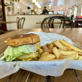 Jumbo's Win Win - Cheese burger and fries - Burgers Near Me - Philo, California