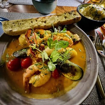Bali Oceanfront - Very yummy - Seafood Near Me - Honolulu, Hawaii