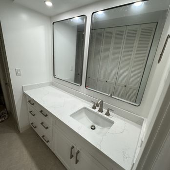 Yun Construction - Renovated Jack and Jill bathroom vanity - General Contractors Near Me - Honolulu, Hawaii