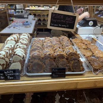 Savannah Sweets - Paws - Candy Stores Near Me - Saint Augustine, Florida