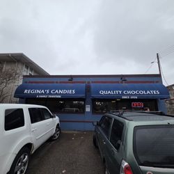 Regina's Candies - Outside