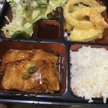 Sushigah - Salmon bento - Sushi Bars Near Me - Pasadena, California Sushigah - Salmon bento - Sushi Bars Near Me - Pasadena, California